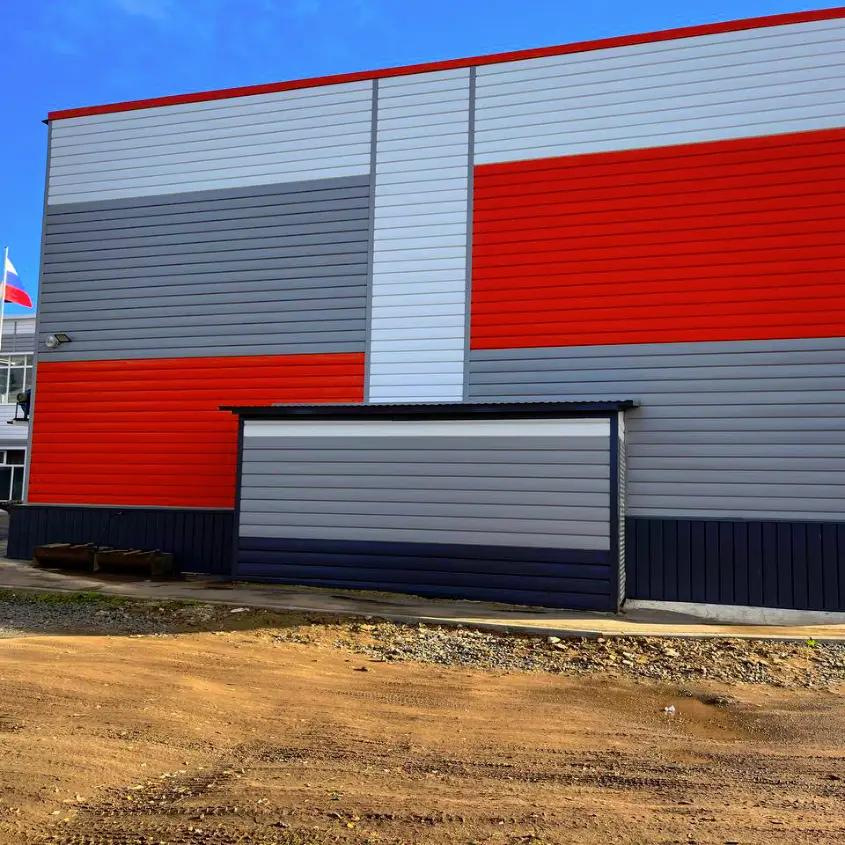 Фото 5 фасад МБОУ СОШ из металлосайдинга Евро-Брус под брус